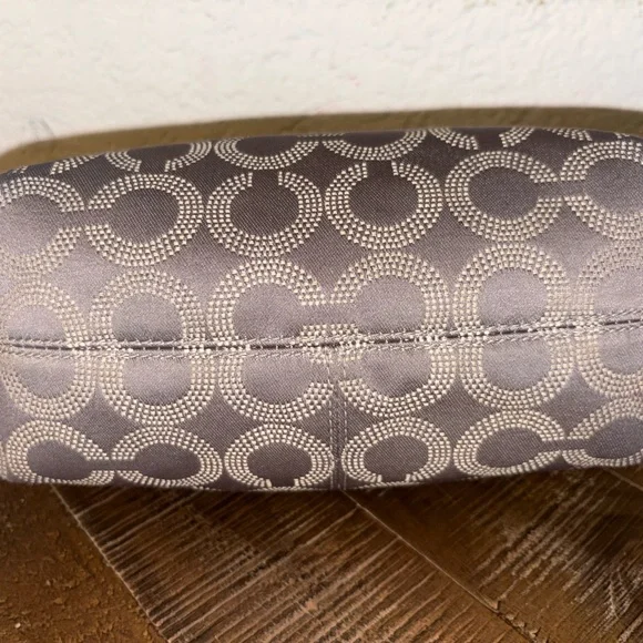 Coach Gray Makeup Case - Picture 5 of 7